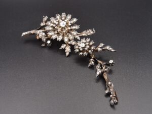 Broche or 18 carats diamants