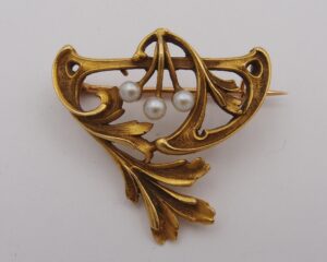 Broche en or ancienne avec perles