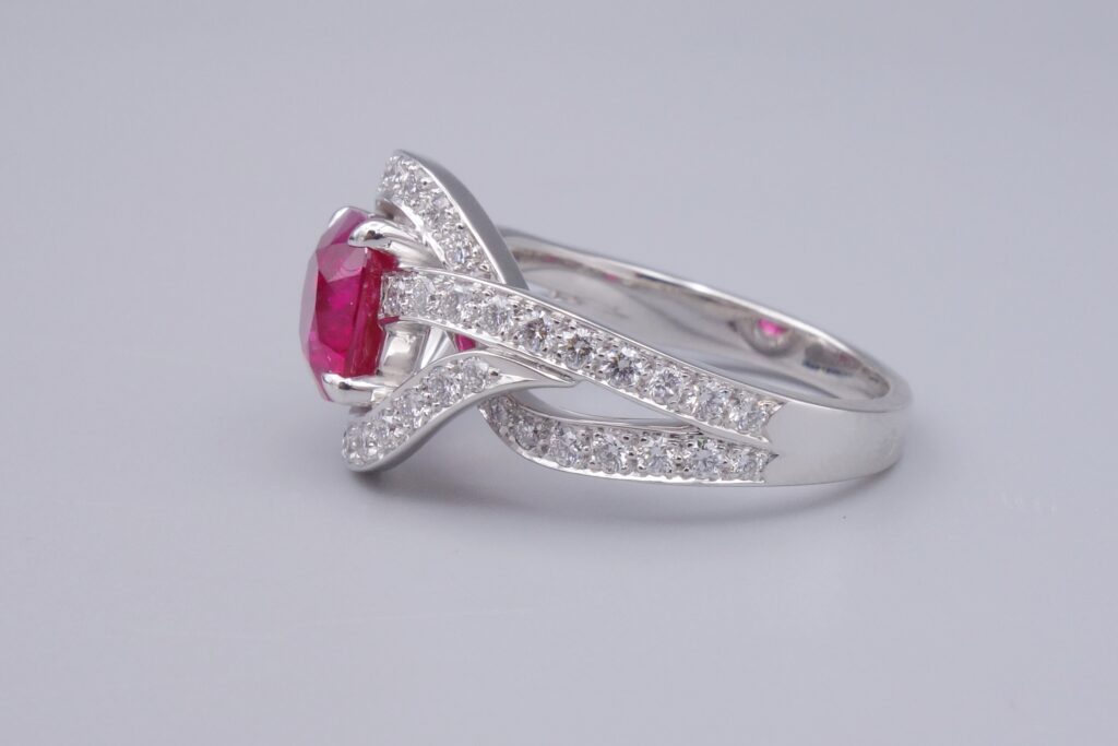 Bague rubis et diamants