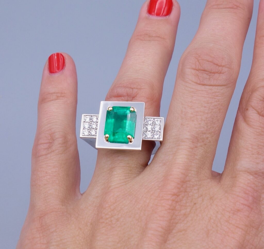 bague émeraude diamants