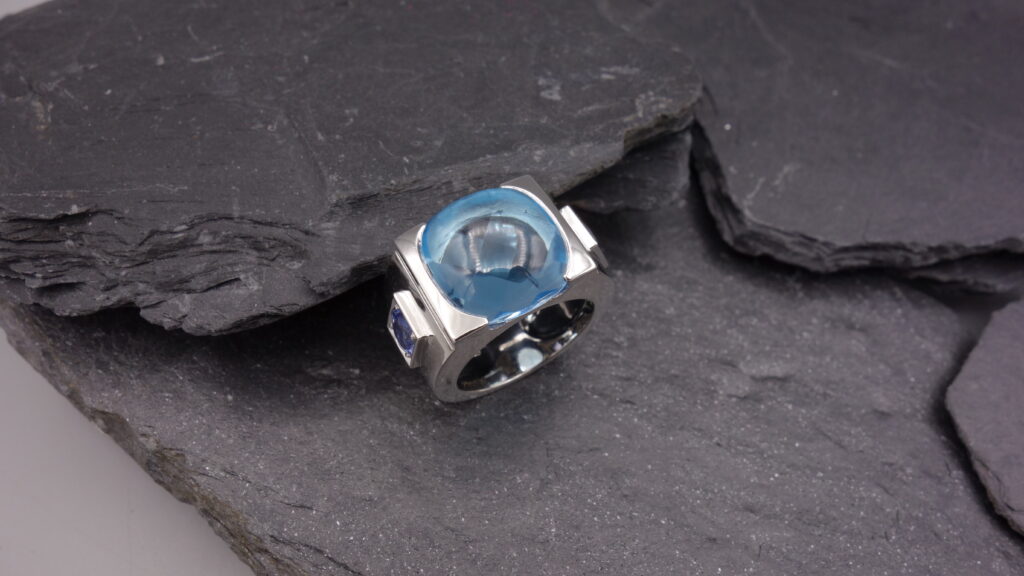 bague topaze bleu saphir