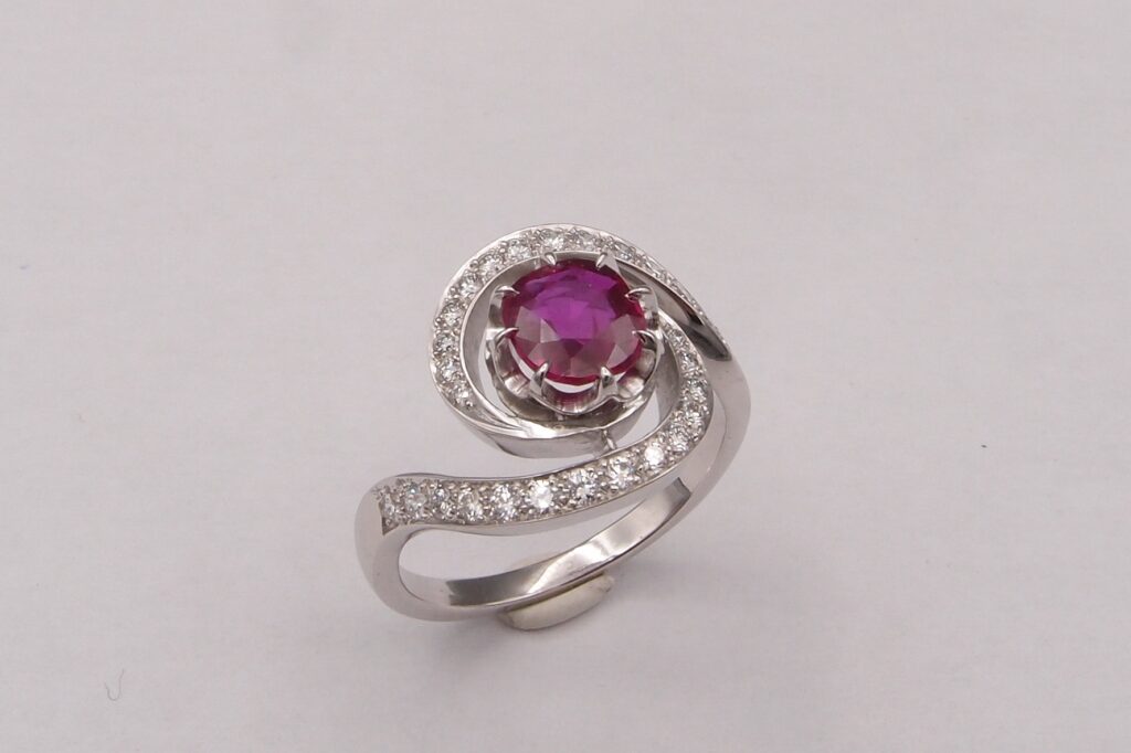 Bague rubis et diamants
