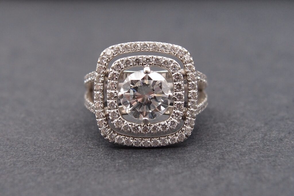 bague double entourage diamant