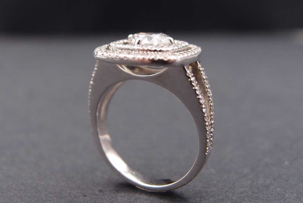 bague de fiançailles double entourage