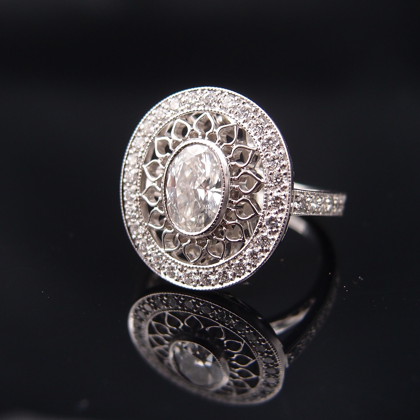 bague dentelle diamant ovale