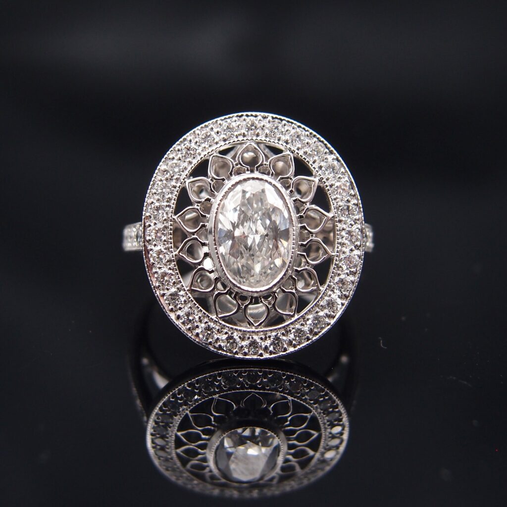 bague dentelle diamant ovale