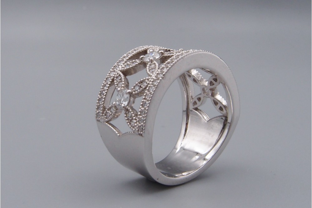 bague de fiançailles bandeau or gris