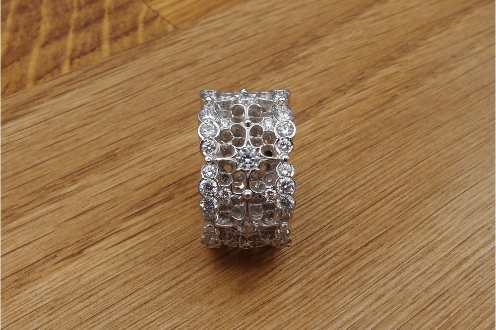 bague dentelle diamants et or blanc 18 carats
