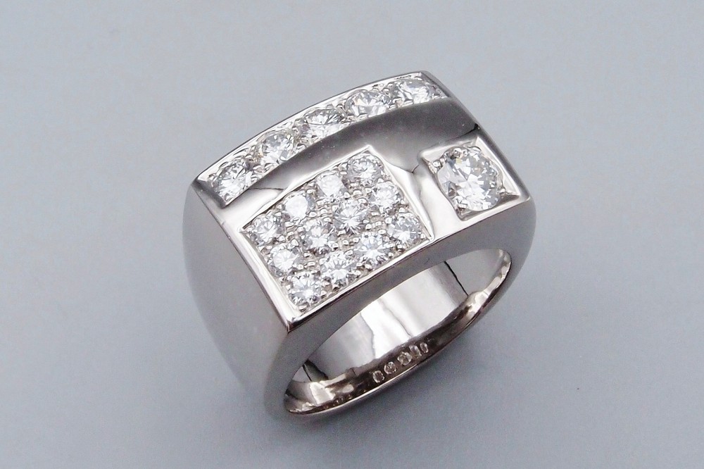 Bague « Forties » or blanc 18 carats et diamants