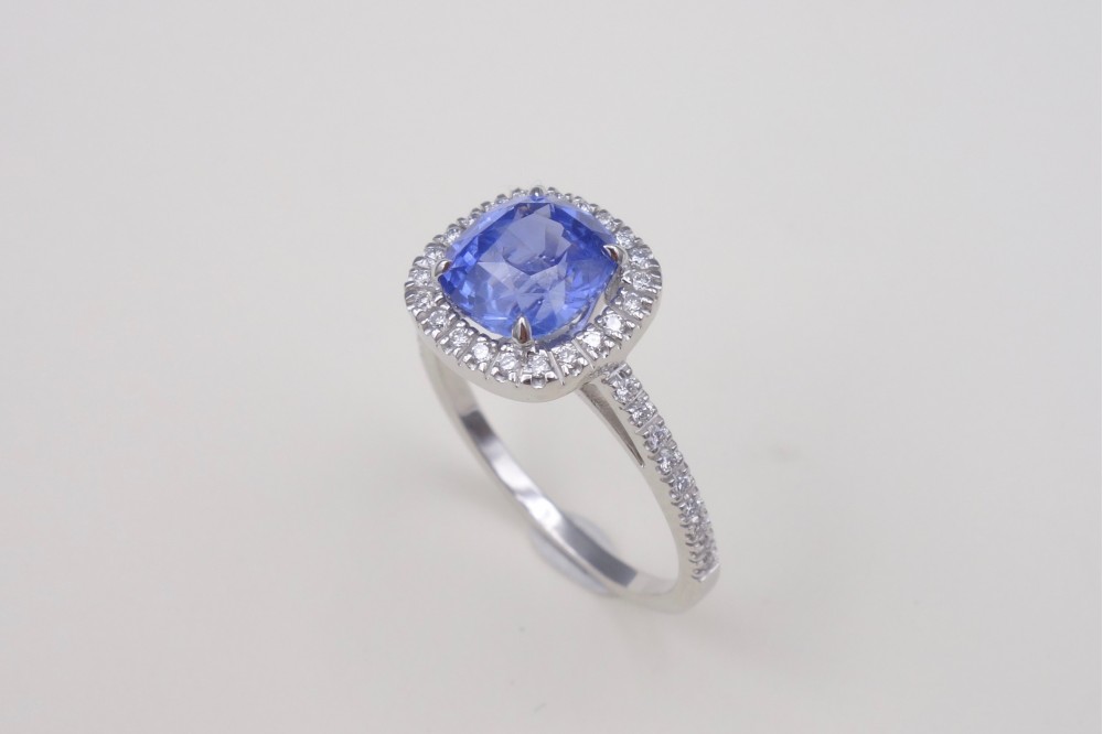 Bague « Entourage » Saphir et diamants