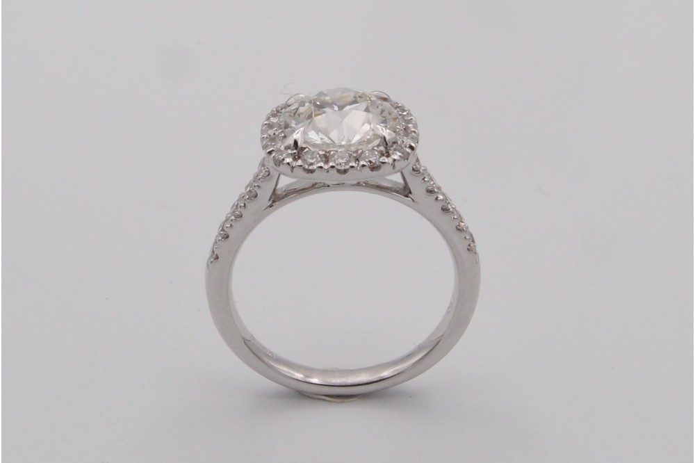 bague solitaire entourage diamant 2 carats
