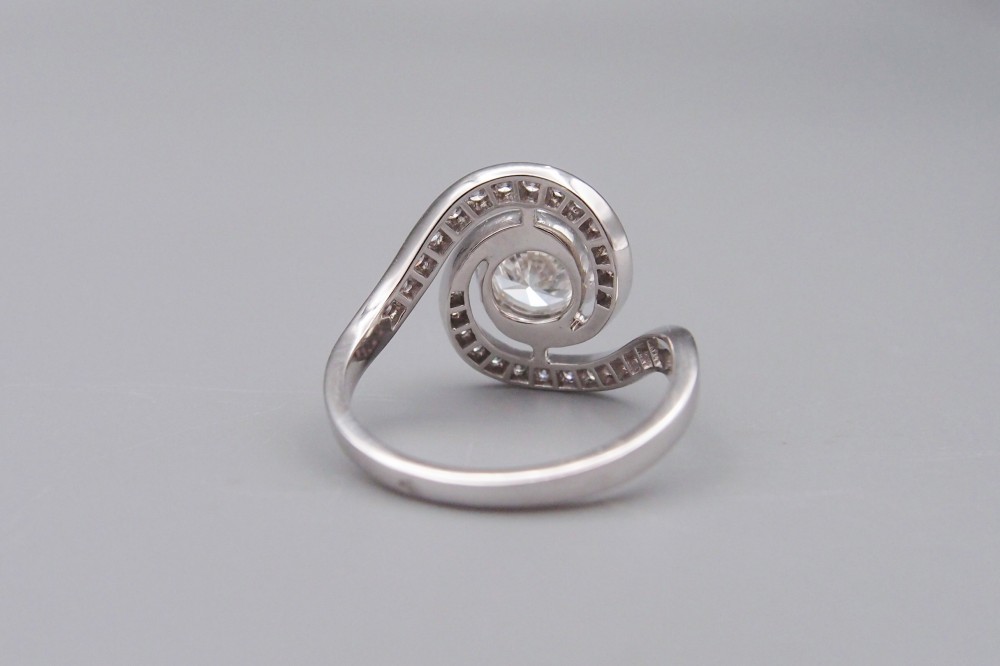bague tourbillon diamant