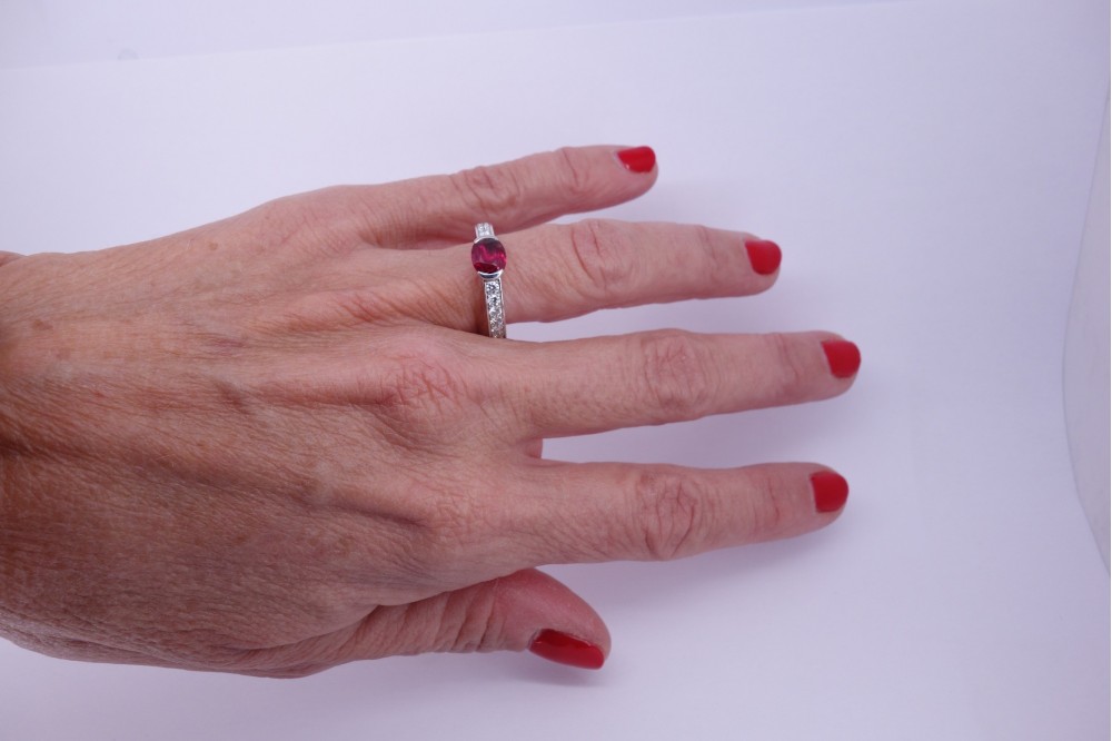 bague de fiançailles tourmaline rose et diamants
