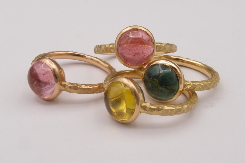 Bagues “Tutti frutti” , Tourmalines cabochon et or jaune 18 carats