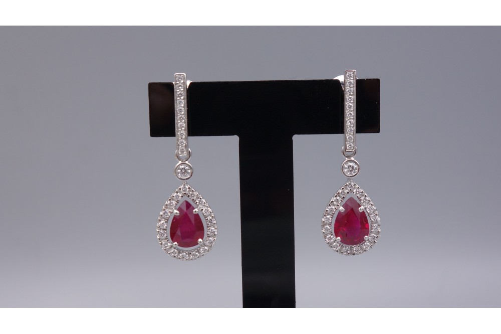 Boucles d’oreilles Rubis Birman « Poire »