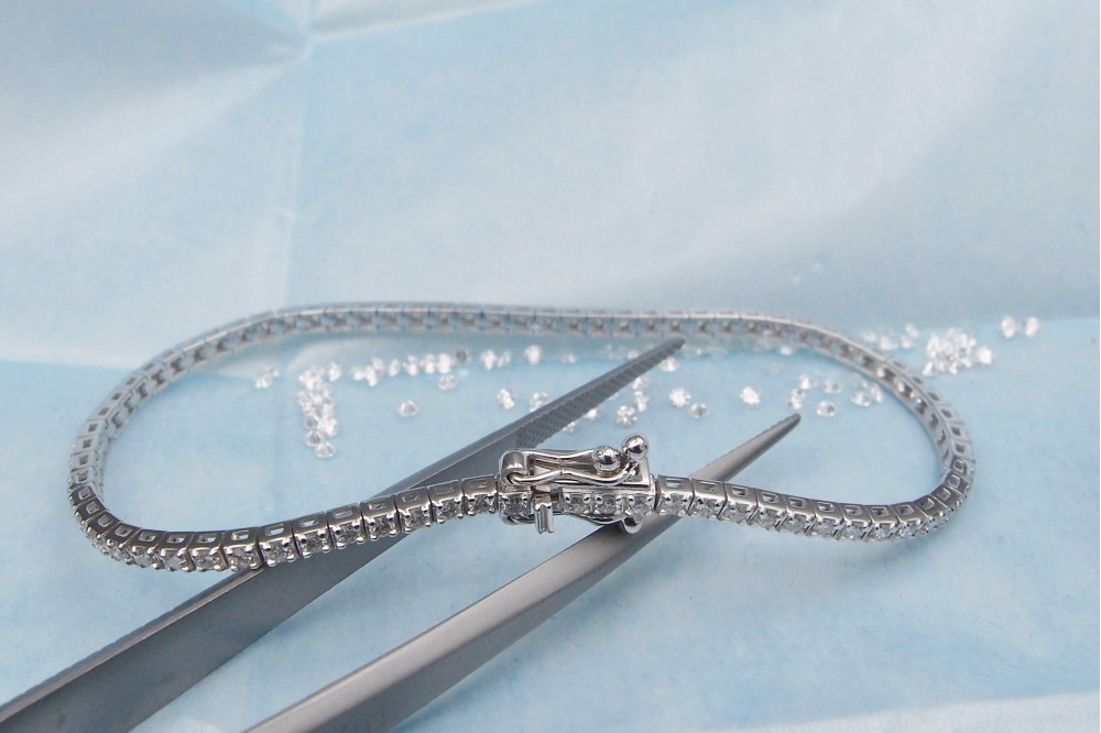 Bracelet ligne or gris et Diamants 1.25 ct F/VVS