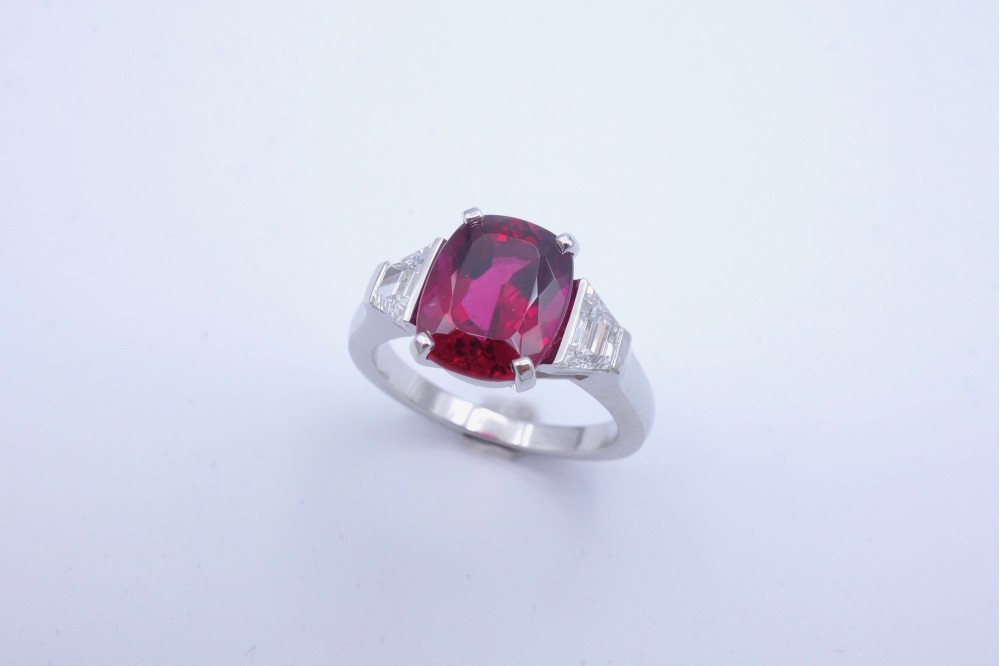 Exceptionnel Rubis “Birman ” 5,05 carats”