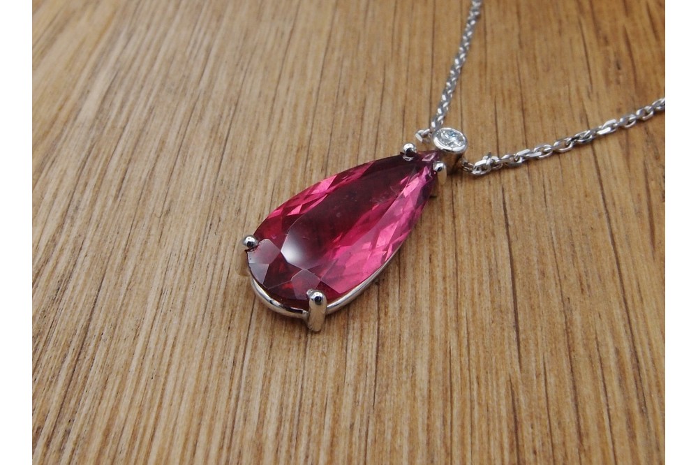 pendentif tourmaline rose goutte