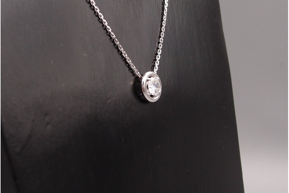 pendentif diamant solitaire or blanc
