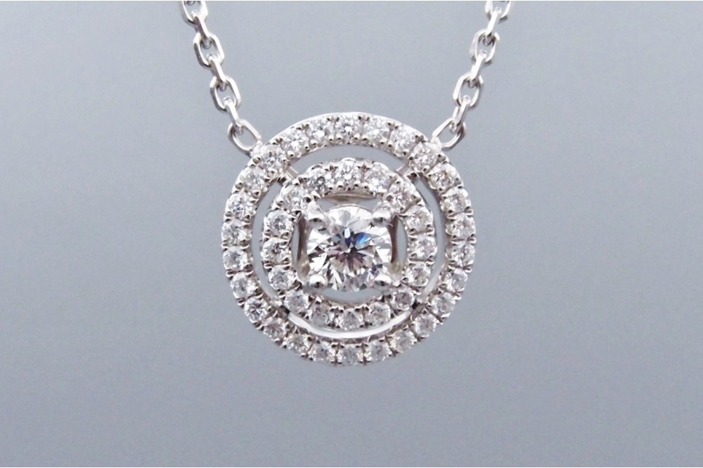 collier pendentif diamant entourage double
