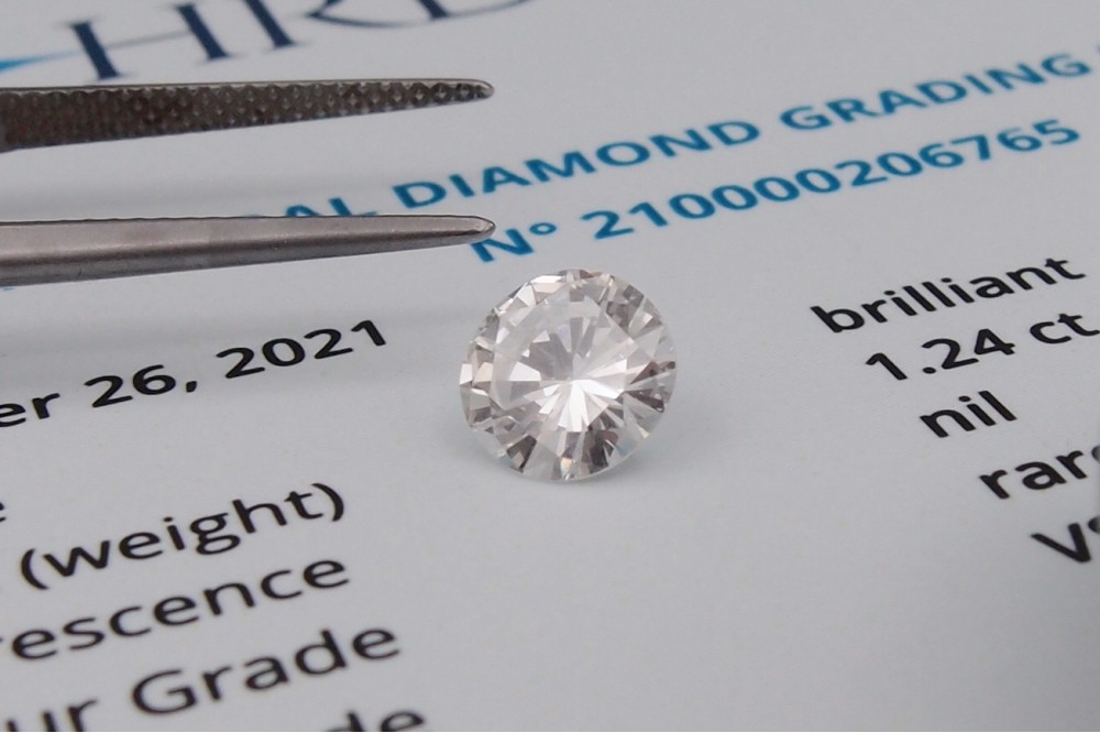 Solitaire Diamant Coussin 1.24 ct F/VS2 certificat HRD