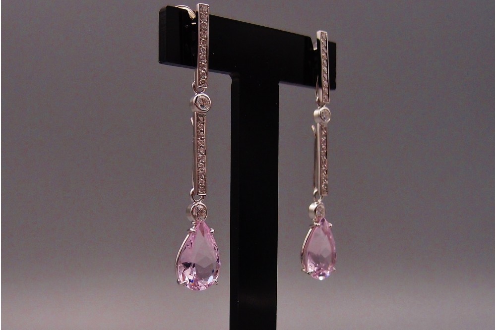 Boucles d’oreilles “Les Modulables” Morganites poire et diamants
