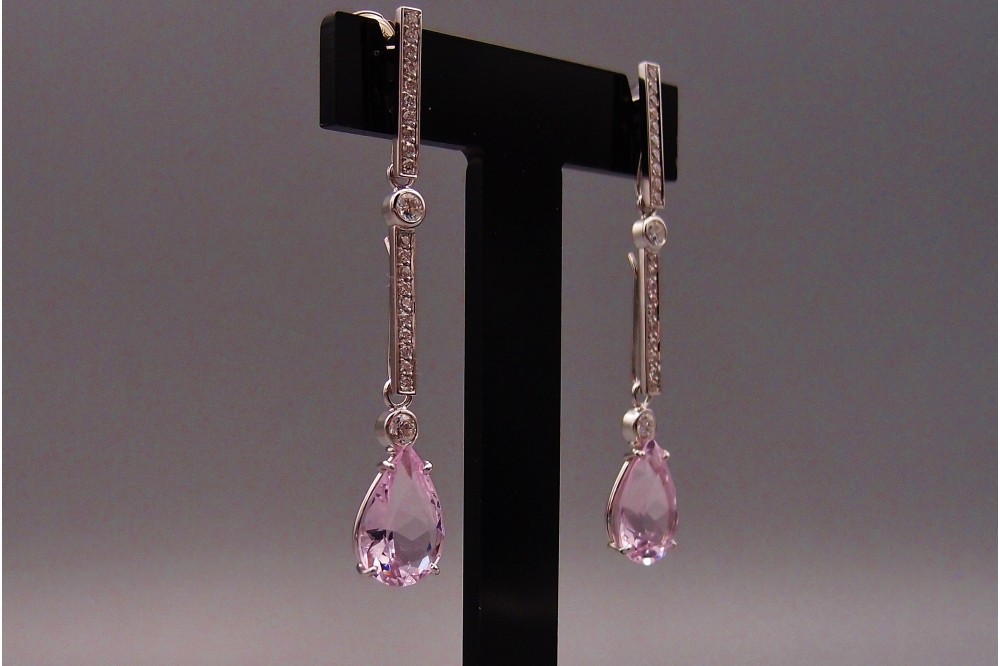 Boucles d’oreilles « Les Modulables » Morganites poire et diamants