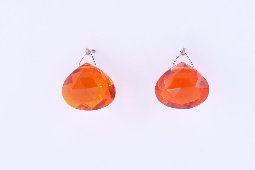 BOUCLES D’OREILLES TIGES DIAMANTS
