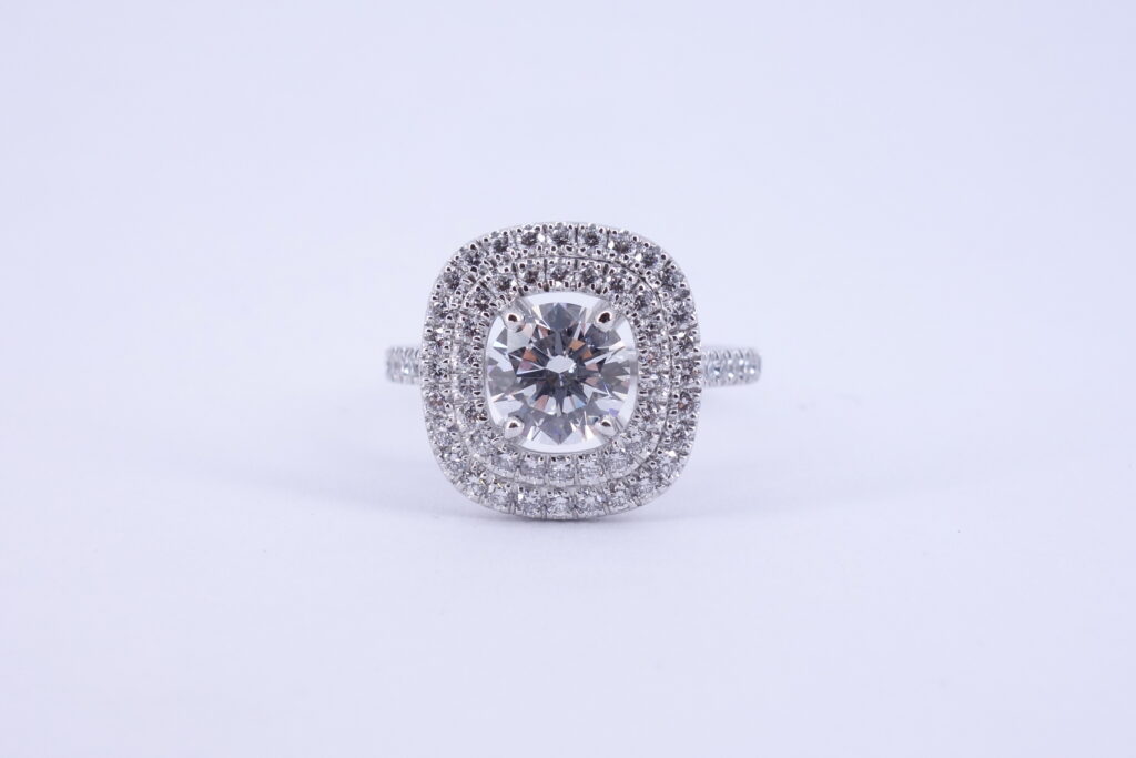 BAGUE DOUBLE ENTOURAGE TAILLE « COUSSIN »