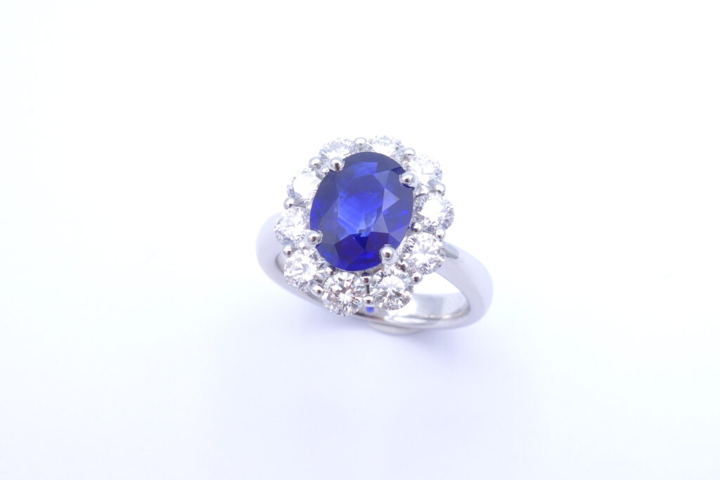 BAGUE « MARGUERITE » SAPHIR DE CEYLAN