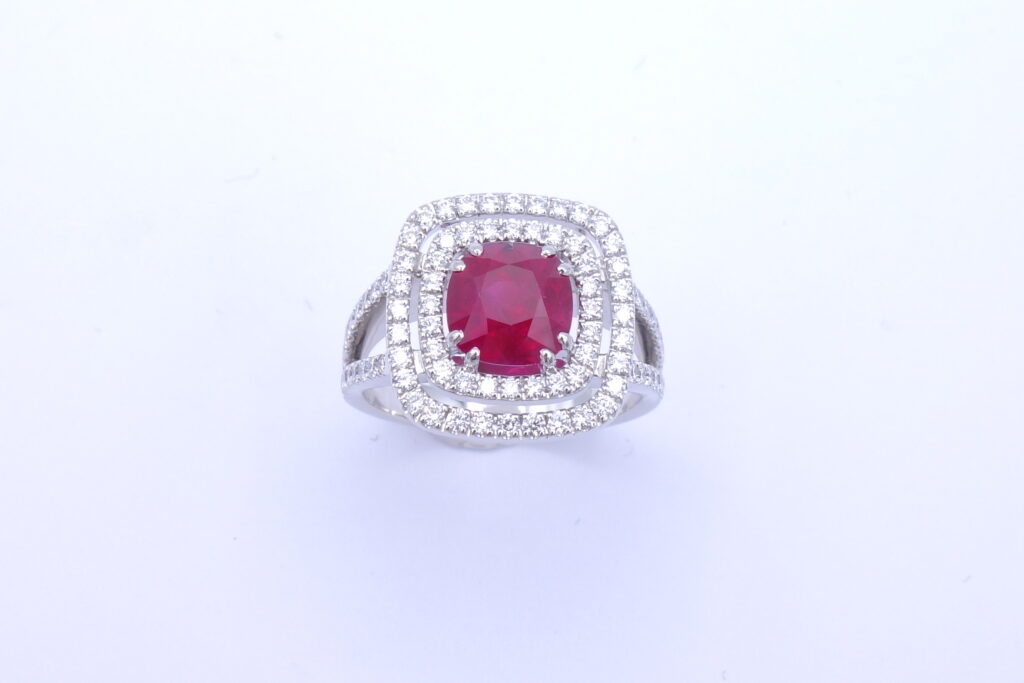 BAGUE  » DOUBLE ENTOURAGE  » RUBIS BIRMAN