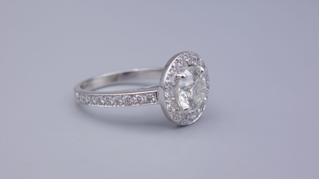 bague entourage diamant