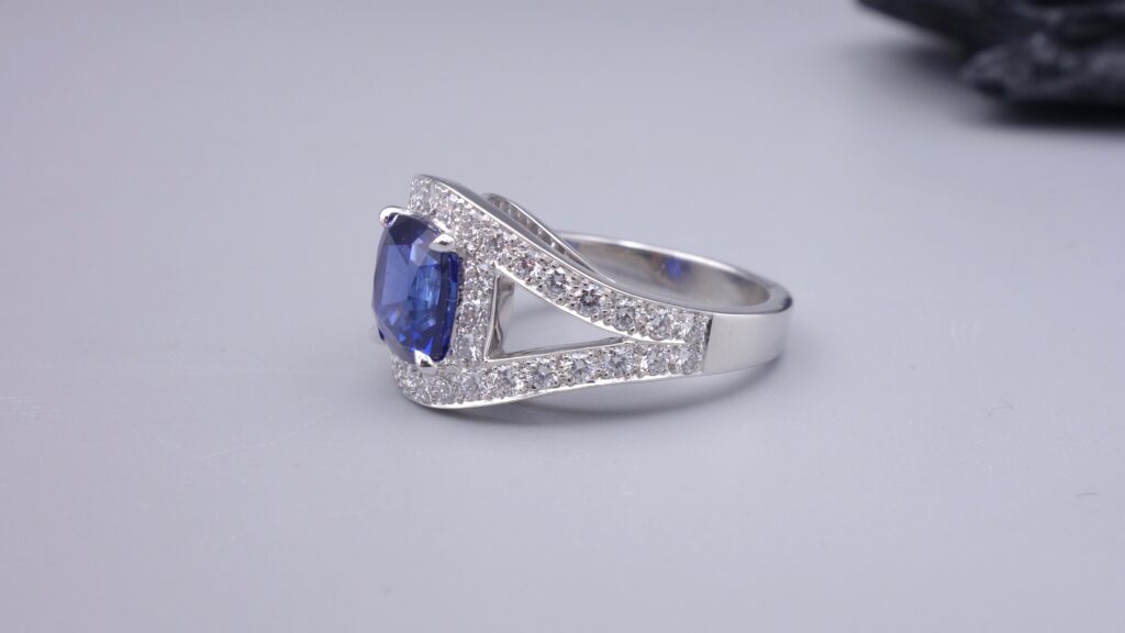 bague art déco saphir et diamants