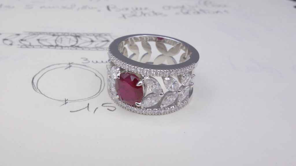 BAGUE BANDEAU RUBIS ET DIAMANTS « NAVETTE »