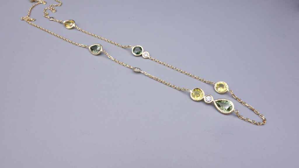 collier saphir jaune vert or jaune