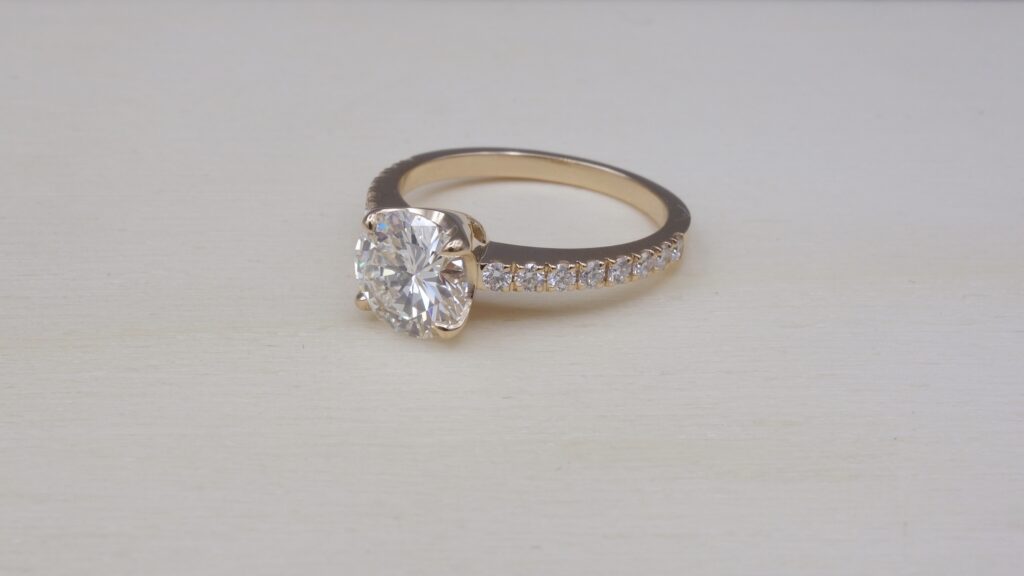 SOLITAIRE OR ROSE ET DIAMANTS