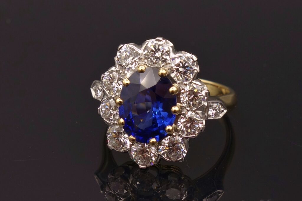 BAGUE POMPADOUR BICOLORE SAPHIR ET DIAMANTS