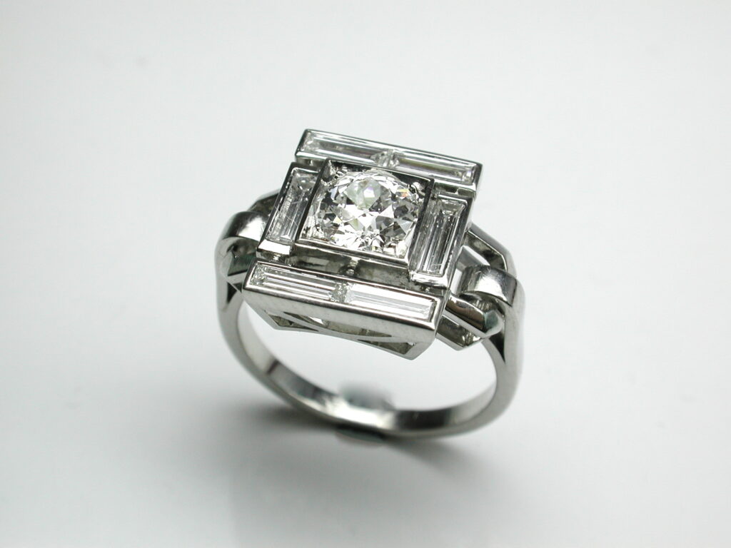 BAGUE ART DÉCO