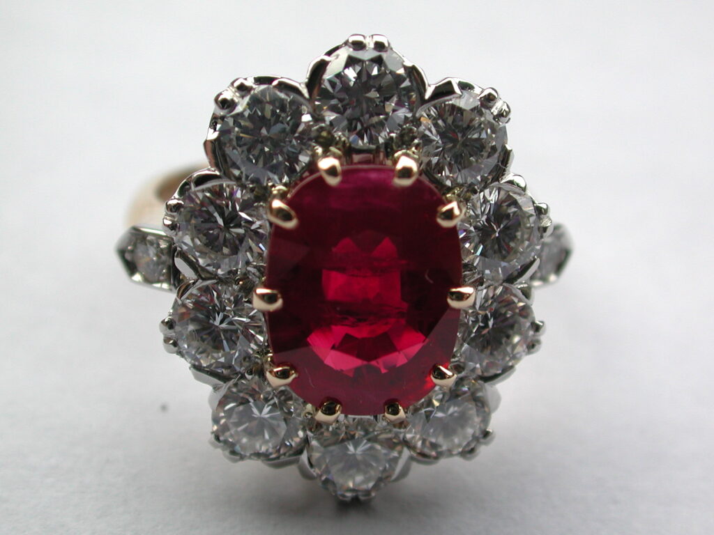 BAGUE « POMPADOUR » rubis et diamants