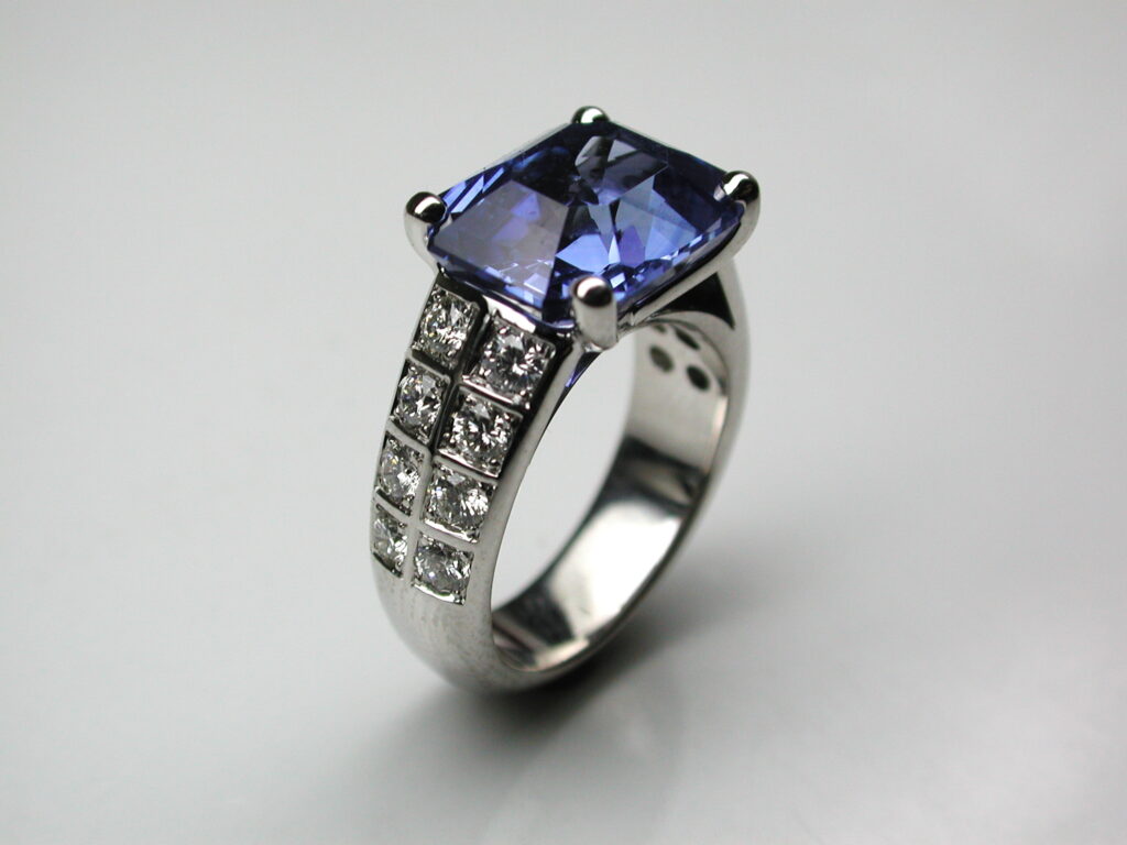 BAGUE « AILE » SAPHIR