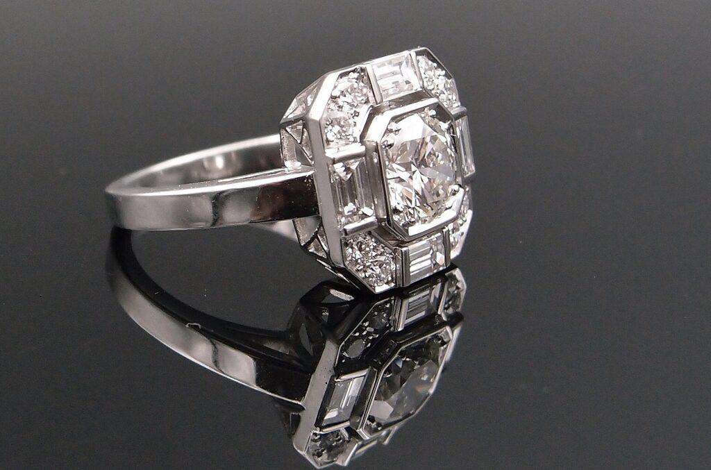 bague art deco diamants