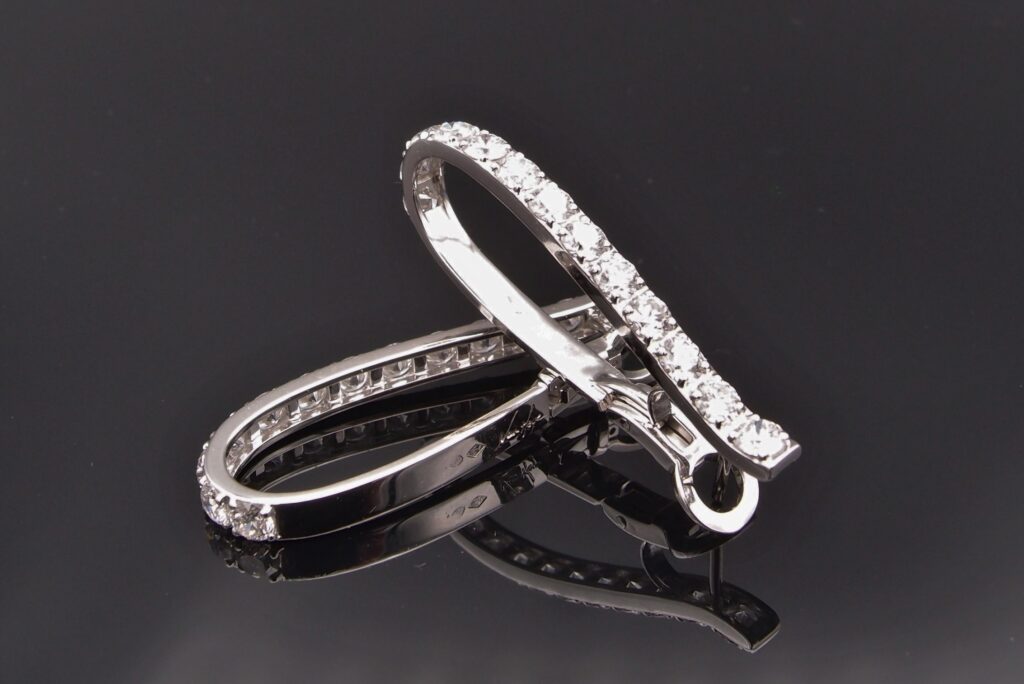 Boucles d'oreilles or blanc diamant