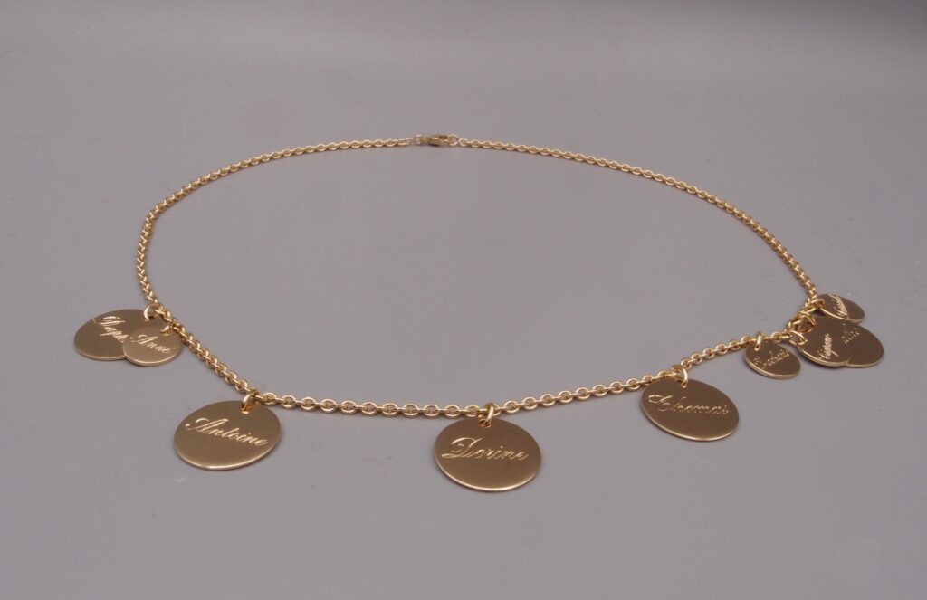 collier médailles