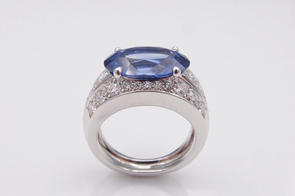bague saphir or gris diamants