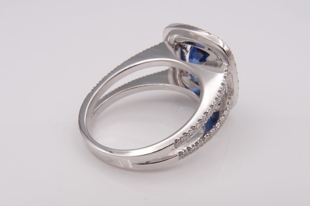 bague saphir coussin