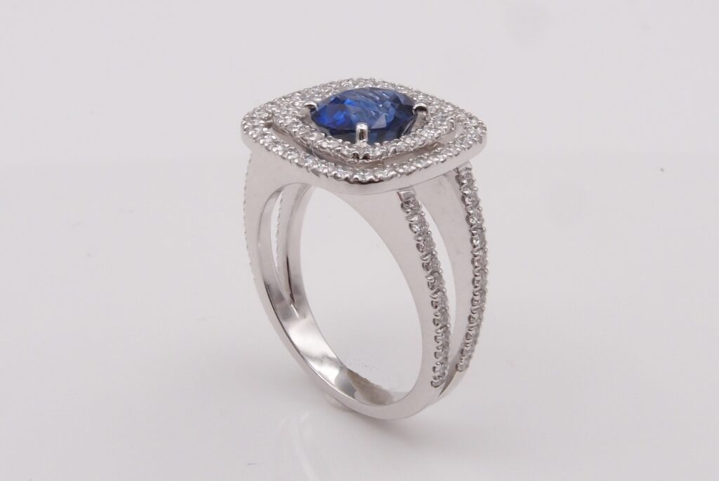 bague saphir double entourage
