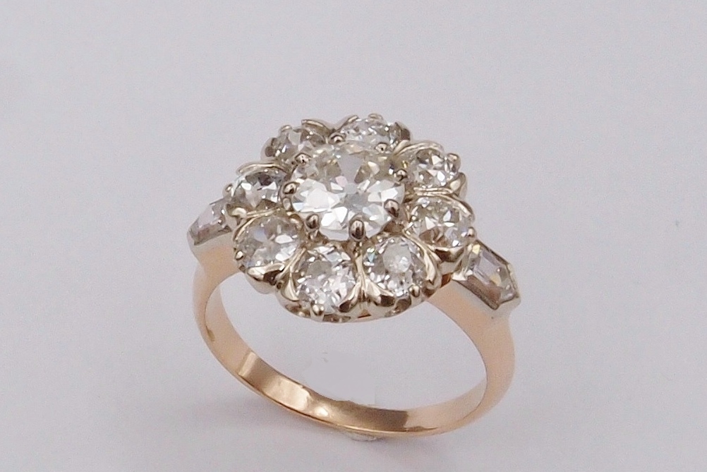 Bague « Bandeau » or gris 18 carats, Rubis birman 1.54 ct et diamants