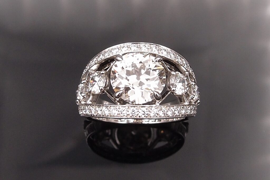 BAGUE « CROISILLONS » DIAMANTS