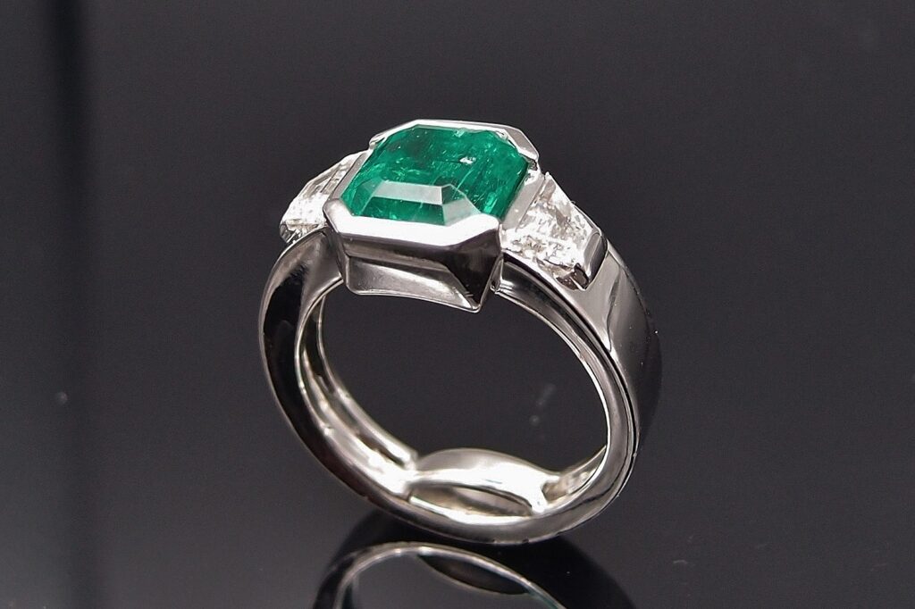 bague jonc emeraude diamants