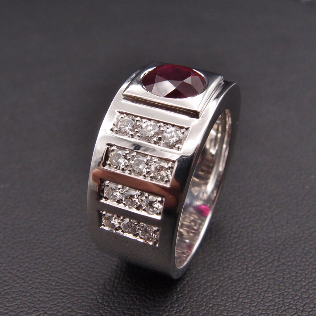 bague tube rubis